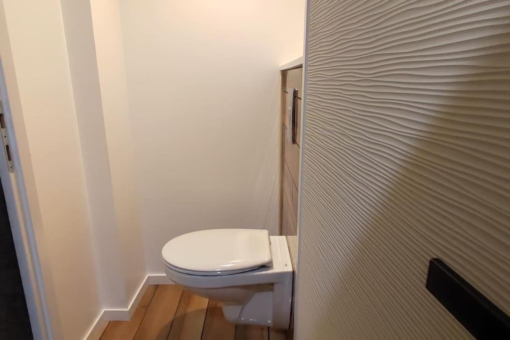Studio Paisible Et Balneo Vezin-le-Coquet Exteriör bild
